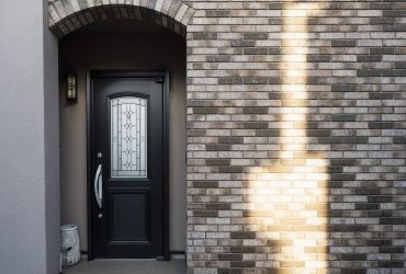 dark-wood-house-entrance-japanese-building